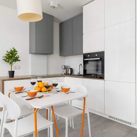 Stylish With A Balcony And Parking Close To Nature By Renters