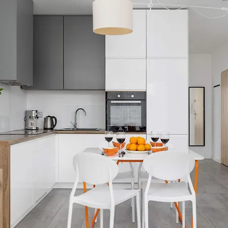 Stylish With A Balcony And Parking Close To Nature By Renters